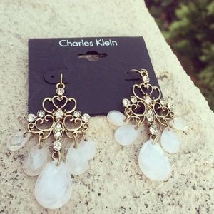 Gold butterfly dangling earrings