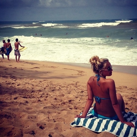 Cute blue bikini🌴 - Picture 2 of 4