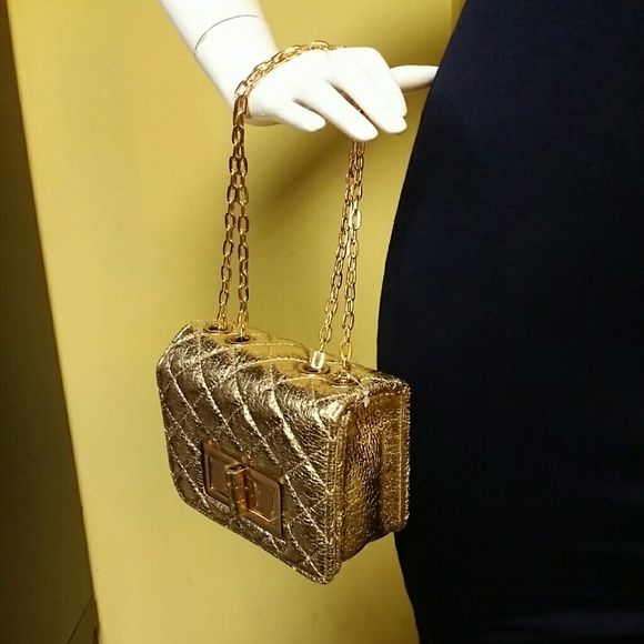 Stylish Gold clutch - Picture 3 of 3