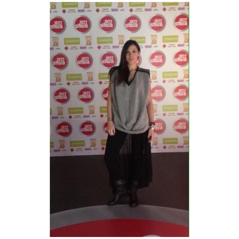 Fashion Designer Sweater - Picture 7 of 8