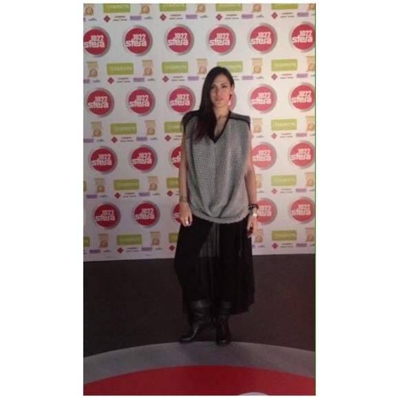 Fashion Designer Sweater - Picture 7 of 8