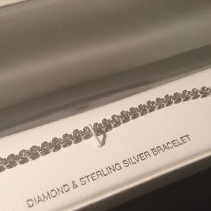 Diamond tennis bracelet