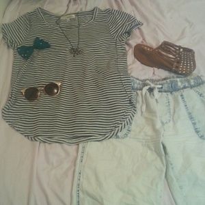 Stylish b&w striped shirt