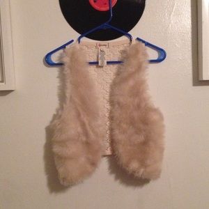 Faux fur creme vest