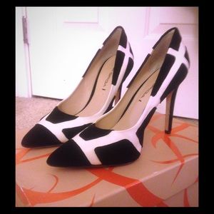 Via Spiga Fate Suede Colorblock Pump