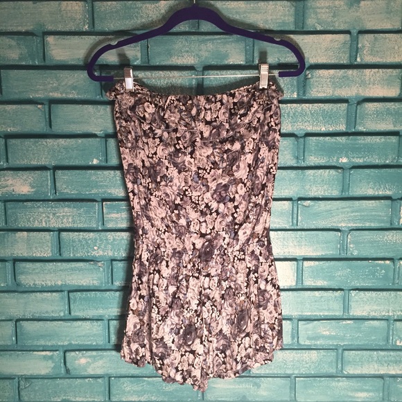 Floral Romper/Jumpsuit - Picture 2 of 4