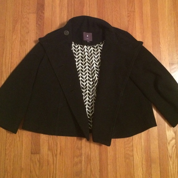 Black medium coat from forever 21 - Picture 2 of 3