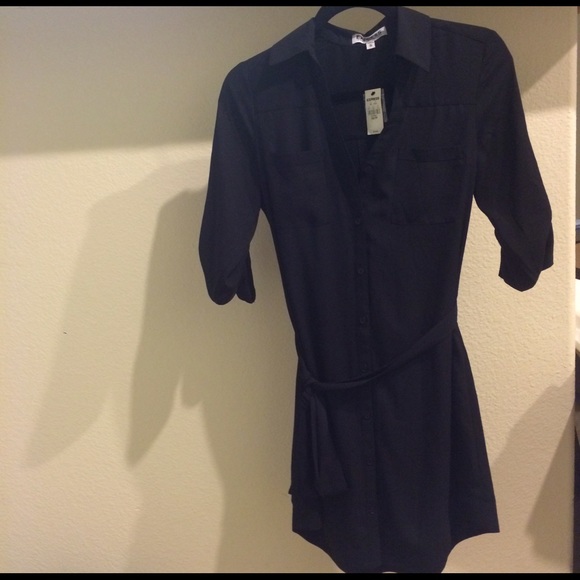 Brand NEW w/ price tag express black shirt dress.