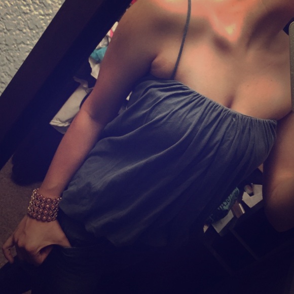 ♦️traded♦️Grey Blue Flowy Tank/Strapless