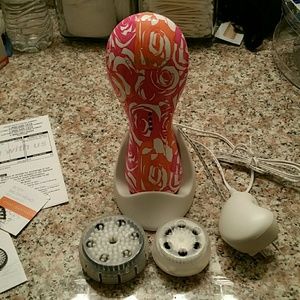 REDUCED!  Clarisonic Plus face cleaning system