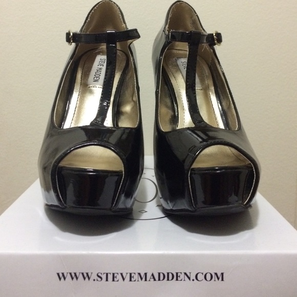 Steve Madden "Motivate" T-Strap Platform Pumps
