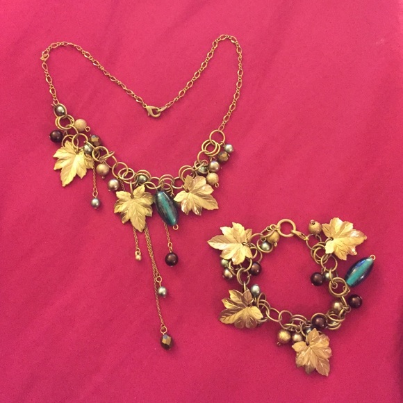 Necklace + bracelet set