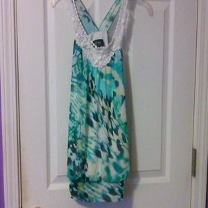 Im selling a very beautiful Spring/Summer piece