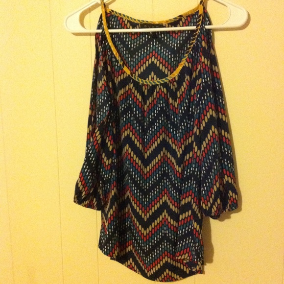Colorful pattern 3/4 sleeve blouse
