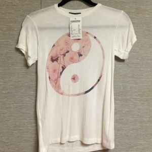 Brandy Melville graphic yin yang floral tee