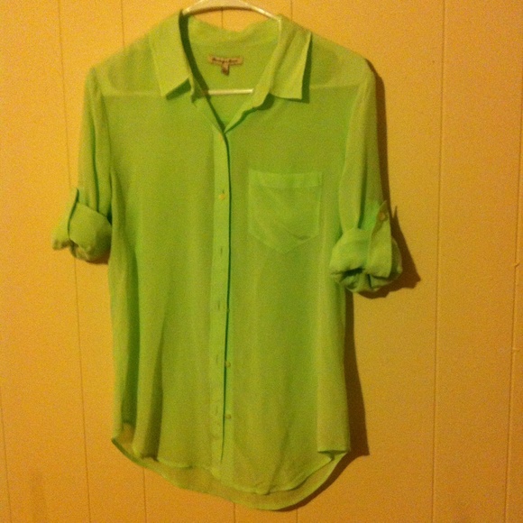 Green long sleeve blouse