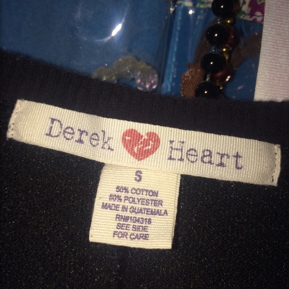 Derek Heart "Loving Life" Sweater - Picture 2 of 2