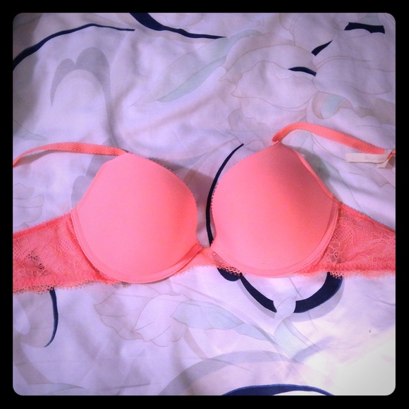 Coral Lace Aeria bra