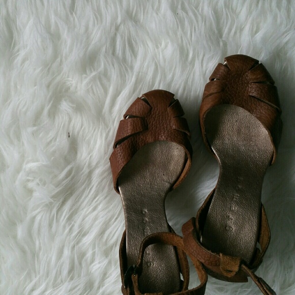 Handmade One of kind Leather Heels - Picture 2 of 6