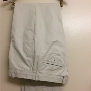 Men's J. Crew relaxed fit khaki pants size 34x32