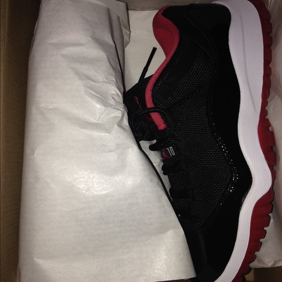 Retro bred 11 low dead stock(new release ) 5/23/15