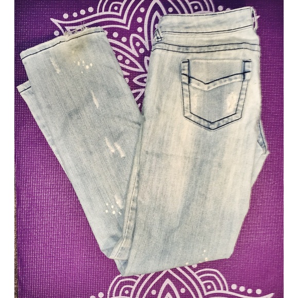Light wash distressed jeans