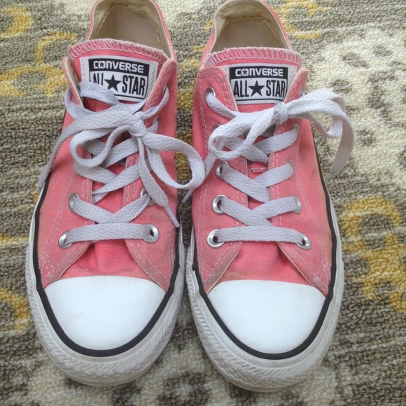 Converse Shoes - ✨SALE Pink converse all stars low tops size 6✨