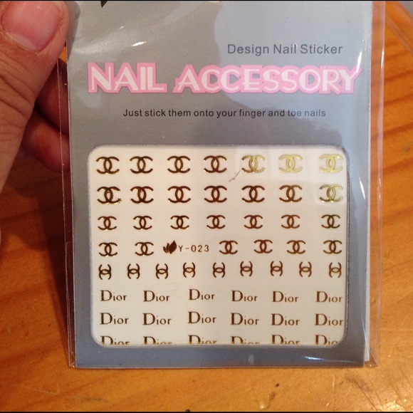 2 nail stickers