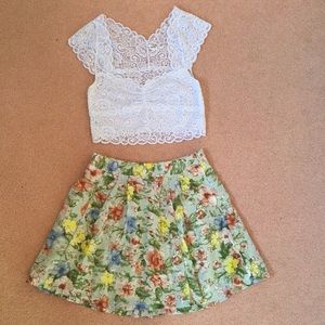 Chic Wish Pastel Floral Skirt Size Medium
