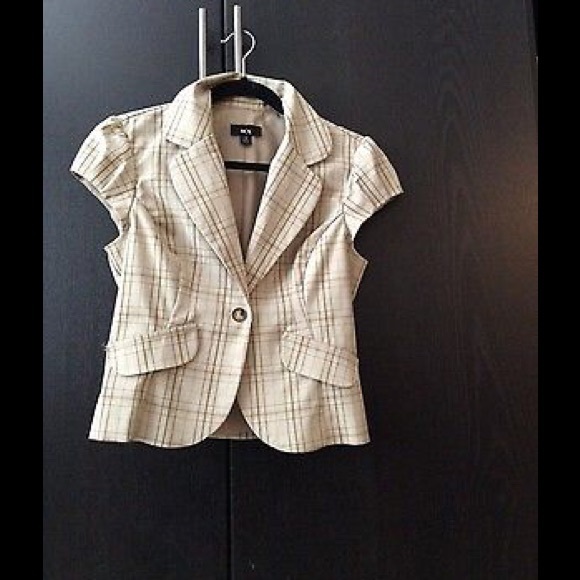 Short sleeve button blazer jacket size M