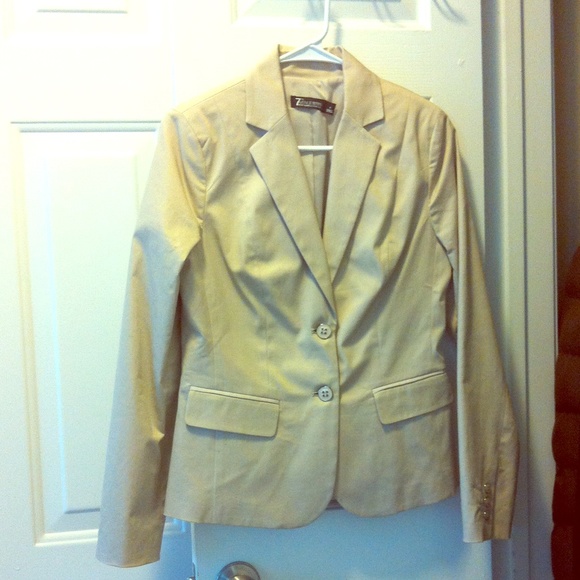 Fitted khaki suit blazer