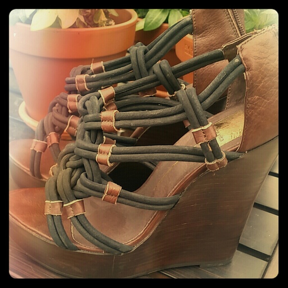 Never worn, Dolce Vita, platform sandals
