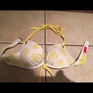 Victoria Secret push-up bikini Top!