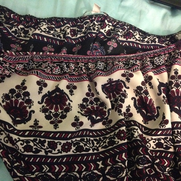 Cute fun top - Picture 2 of 3