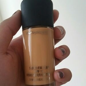 Mac Studio Fix Foundation NC37