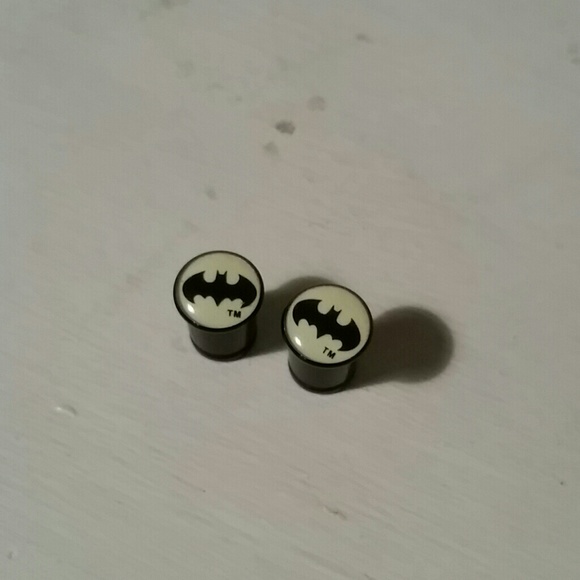 Hot Topic Jewelry - Batman 00 Plugs