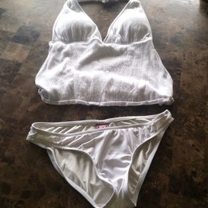 Ujena white bathing suit tankini with slim tummy