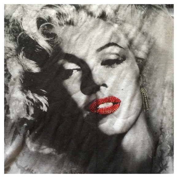 Marilyn Monroe White T shirt with Red Sequins