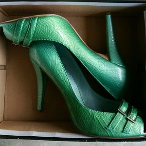 Women's designer shoe