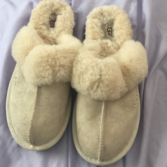 100% authentic ugg slippers. Worn once.