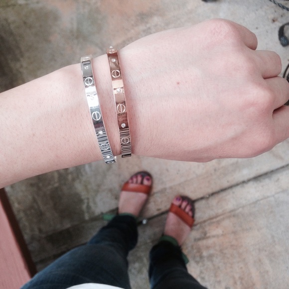 Love bracelet. Rose gold or silver.