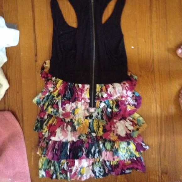 Spring dress - Picture 2 of 2