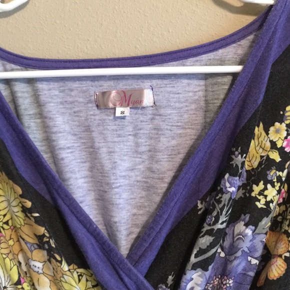 Dress - Picture 2 of 4