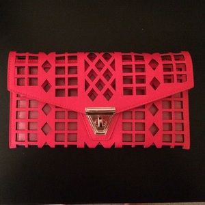 No trade! Turnlock Accent Cut-out Clutch