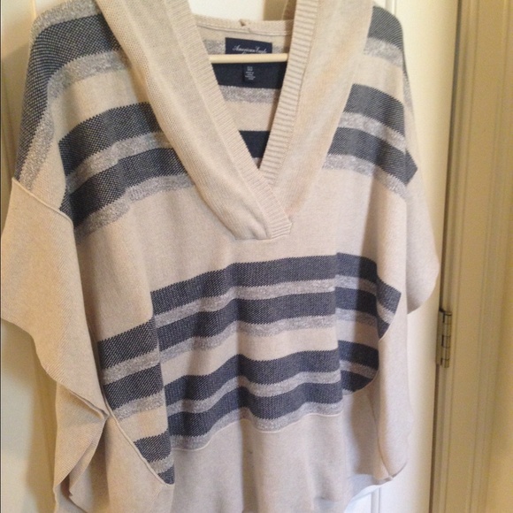 Striped AE Hooded poncho