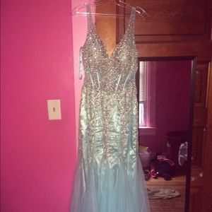 Selling this beautiful dress!!