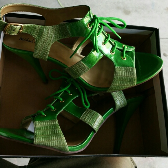 Women's designer shoe