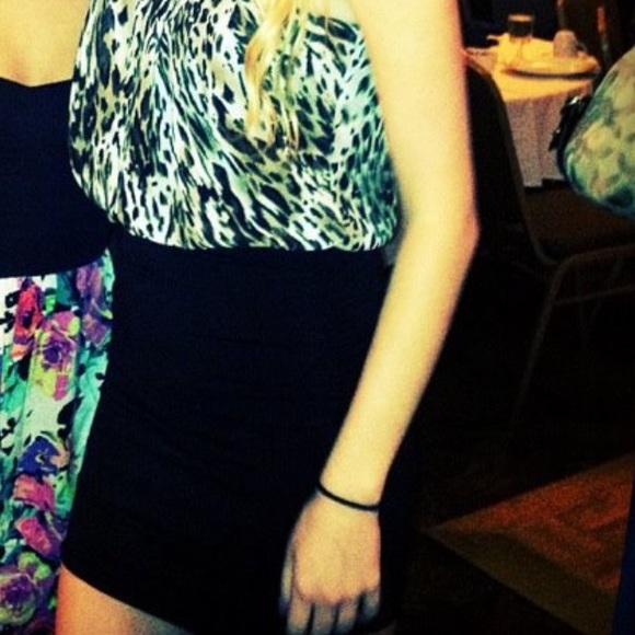 Printed Dress with tight black bottom - Picture 1 of 2