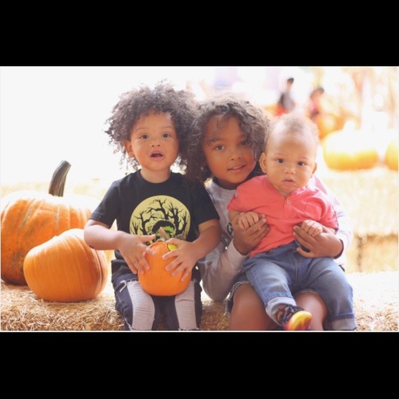 Welcome To My Eclectic Little Closet - Picture 2 of 3