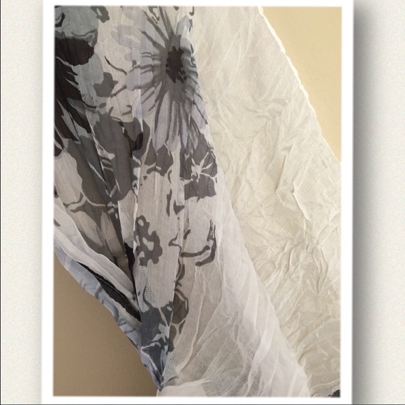 ✨Black and white floral scarf✨ - Picture 2 of 2